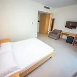 Hotel Borshi Borsh
