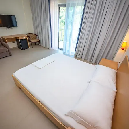 Borshi Hotel Borsh