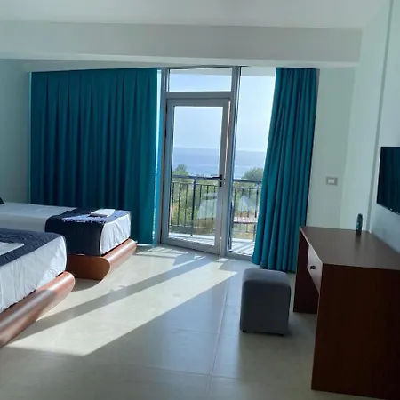 Borshi Hotel 3*